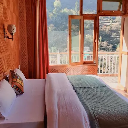 Peekaboo Stays Jibhi Room photo